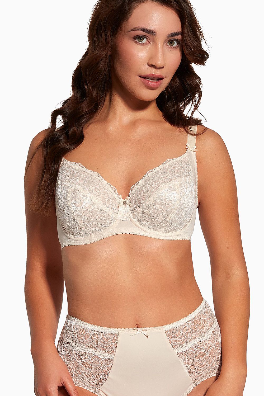 Seductive Lace Proposal Soft Bra White  Enhances The Neckline In The Shape Os A Tulip Beautifully